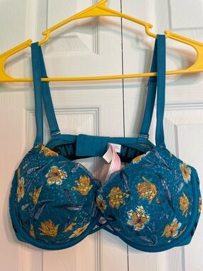 PINK Victoria's Secret Teal Floral Lace Underwire Bra
